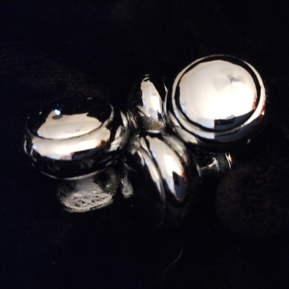 Silver drawer pulls - Picture 5 of 9